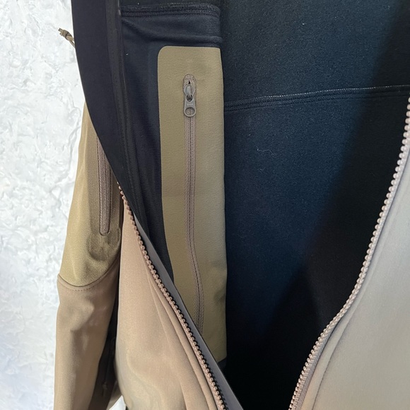 Arc’teryx LEAF Jacket - Picture 6 of 7